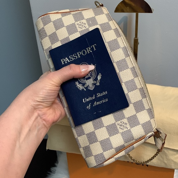 ❌SOLD❌2011 authentic Louis Vuitton Eva bag in Damier Azur w box, dustbag card - Picture 17 of 17